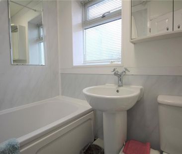 2 bedroom bungalow to rent - Photo 3