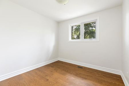 For Lease - 172 Camlaren Crescent, Vaughan, Ontario - Photo 5