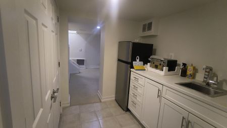 For Lease - 92 Adelaide Avenue Unit# Unit 1, Oshawa, Ontario - Photo 3