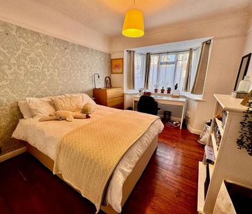 4 bedroom semi-detached house to rent - Photo 3