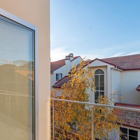 Unique Lofted Braddon Apartment - Photo 5