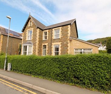 8 Bed - Caradog Road, Aberystwyth, Ceredigion - Photo 1