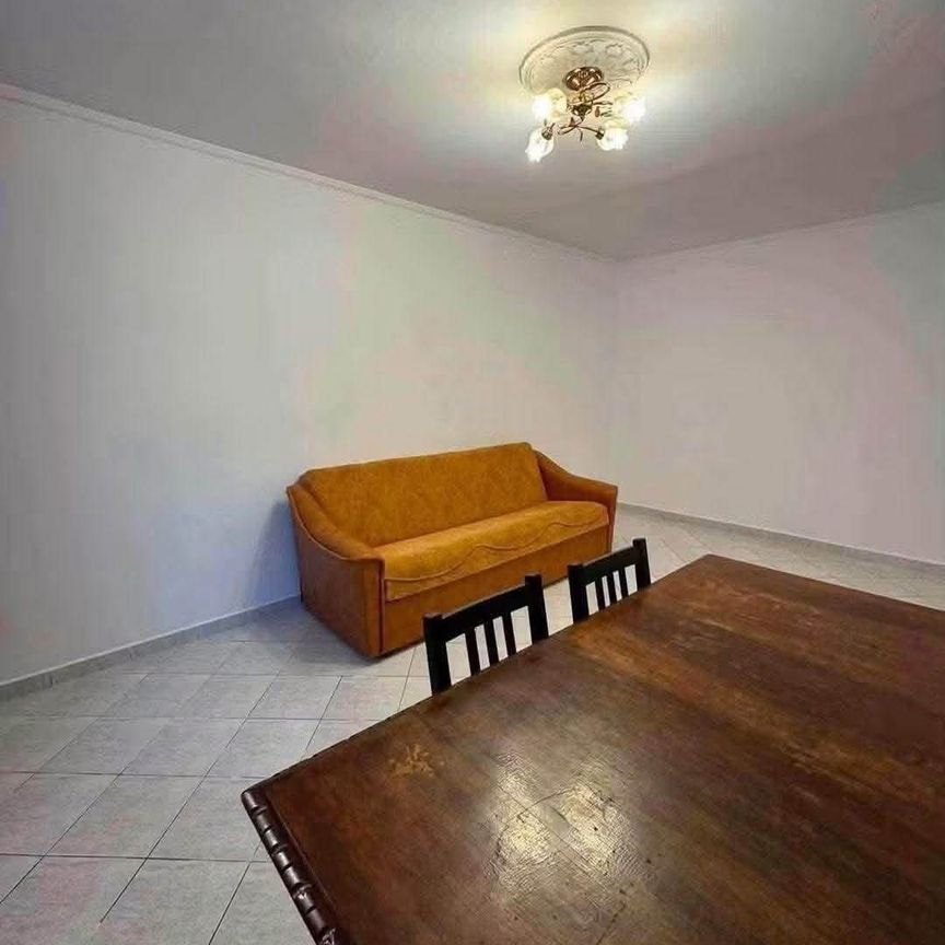 De inchiriat apartament cu 3 camere in Piata Mare,decomandat,300€\luna - Fotografie 1