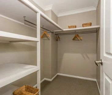 “THE BEST TOWNHOUSE IN BROWNS PLAINS!” - Photo 1
