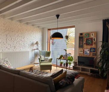 PRACHTIG GERENOVEERDE WONING MET STADSTUIN! - Photo 3