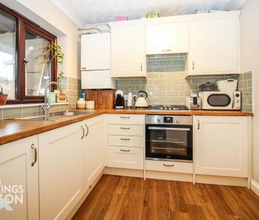 2 bedroom flat to rent - Photo 2