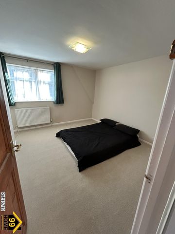 3 bed Detached in Lower Marsh Road Warminster, Warminster, BA12 9QA - Photo 5