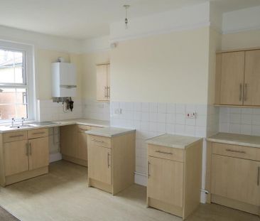 3 bedroom flat to rent - Photo 6