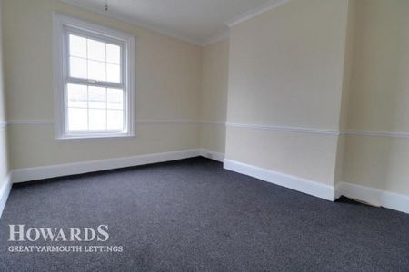 4 bedroom terraced house to rent - Photo 4