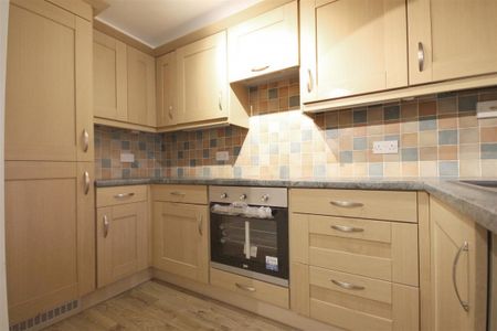 3 Bedroom House - Townhouse To Let - Photo 2