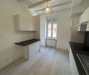 Location Appartement 4 pièces 83m² LE CREUSOT 71200 - Photo 5