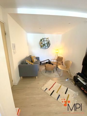 Location Appartement 5 pièces 85m² - Photo 2