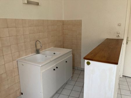 Location Appartement 2 pièces 40m² ETOILE SUR RHONE 26800 - Photo 2