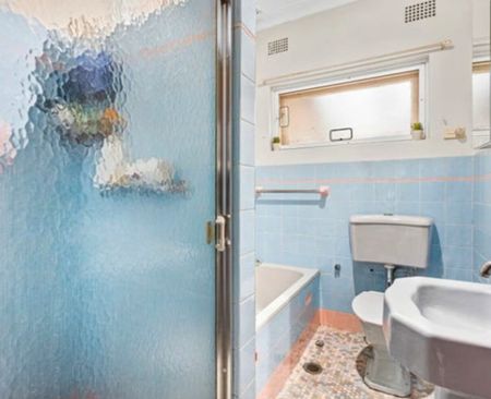 Beverly Hills - Photo 2