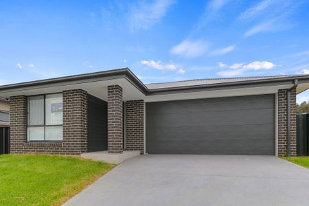 Beautiful Family Home - Photo 5