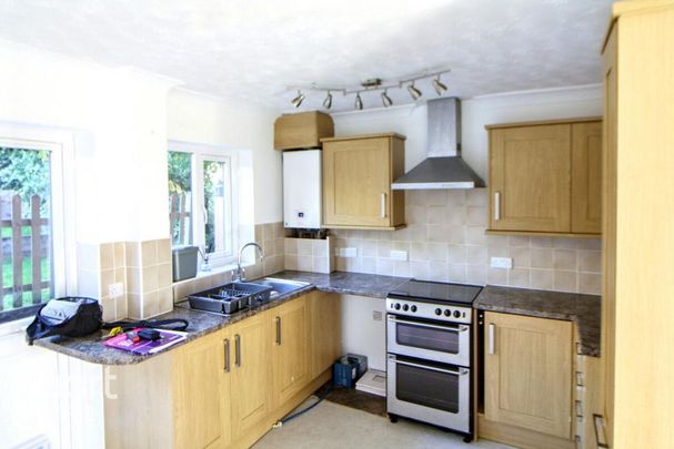 2 bedroom terraced house to rent - Photo 1