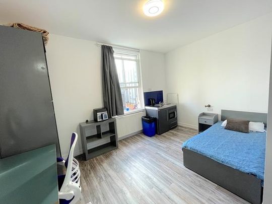 Studio to rent - Photo 1