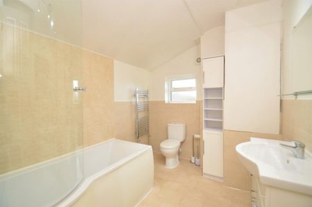 2 bedroom terraced house to rent - Photo 4