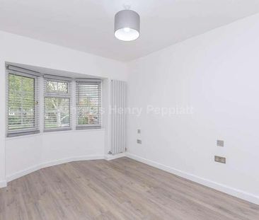 Manor Farm Drive, Chingford, E4 - Photo 1