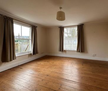 3 bedroom end of terrace house to rent - Photo 3
