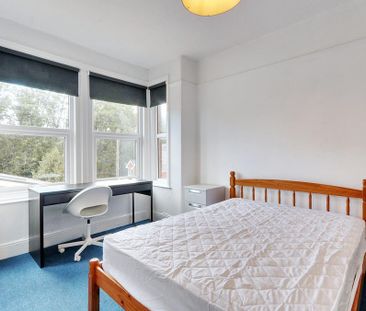 5 bedroom end of terrace house to rent - Photo 1