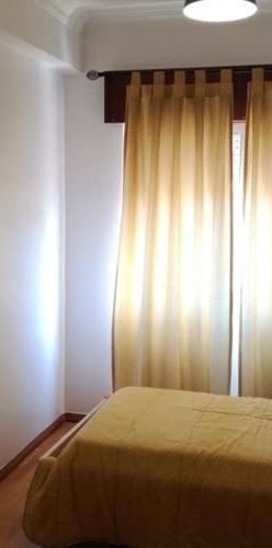 Quarto disponível perto FCT- Quinta do Serrado com sala de estar - Photo 1