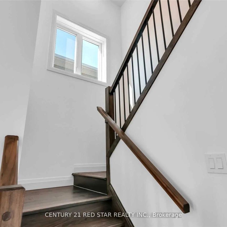 Property For Lease | X9038330 - Photo 1