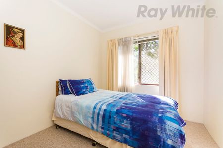 Spacious 3-Bedroom Retreat with Three Balconies! - Photo 4