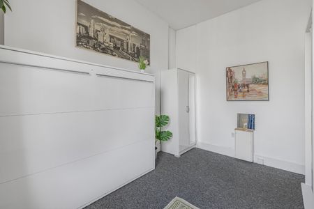 Castletown Road, West Kensington, London, W14 - Photo 3