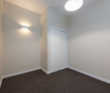 b/15 Hall Street, Newtown - Photo 2