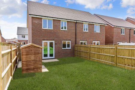 3 bedroom end of terrace house to rent - Photo 4