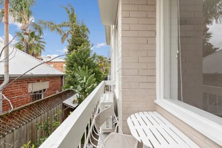 Sunlit Bayside Gem in a Prime Lifestyle Pocket! - Photo 4