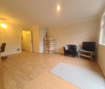3 bedroom end of terrace house to rent - Photo 5