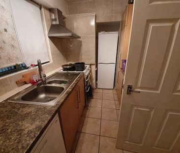 Room in a Shared Flat, Hickes House, NW6 - Photo 5