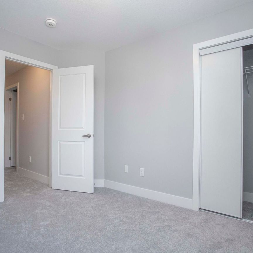 For Lease - 2048 Meadowgate Boulevard, London South, Ontario - Photo 1