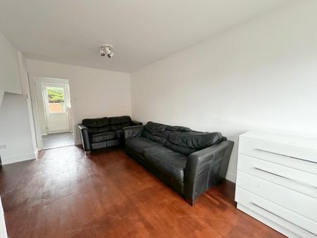 2 bedroom semi-detached house to rent - Photo 2