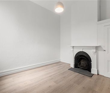 Newly renovated sanctuary in the heart of Carlton North! - Photo 2