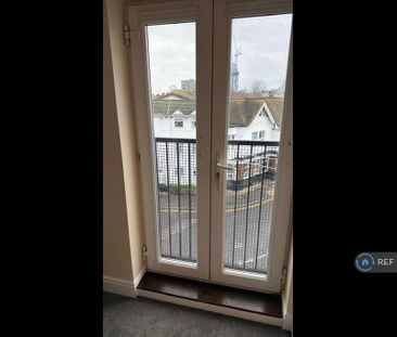 2 bedroom flat to rent - Photo 6