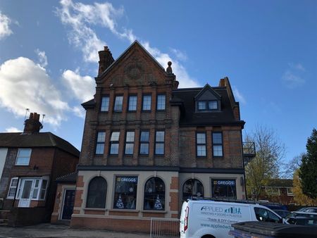 1 bedroom Flat To Let - Photo 5