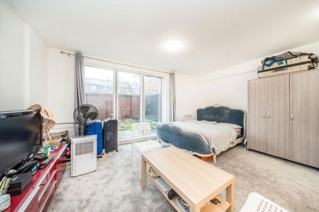 Studio to rent - Photo 3