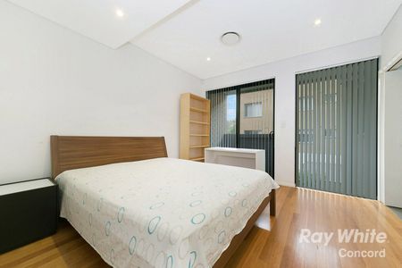 SPACIOUS & MODERN 3 BEDROOM TOWNHOUSE - Photo 5