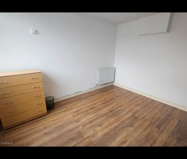 3 Bed Terraced House, Linstead Way, SW18 - Photo 2