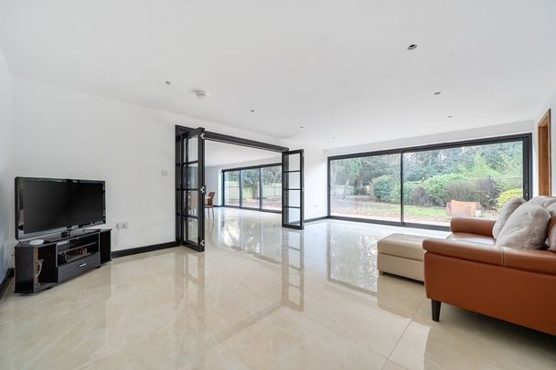5 bedroom detached house to rent - Photo 1