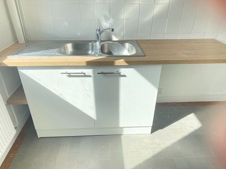 Location Appartement 3 pièces 53m² SOTTEVILLE LES ROUEN 76300 - Photo 2