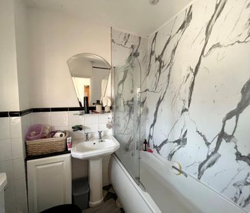 2 bedroom semi-detached house to rent - Photo 2