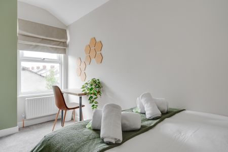 Distinctive 6-Bedroom House Share in Aigburth - Photo 4
