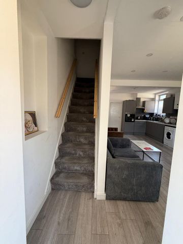 1 bedroom in a house share to rent - Photo 5