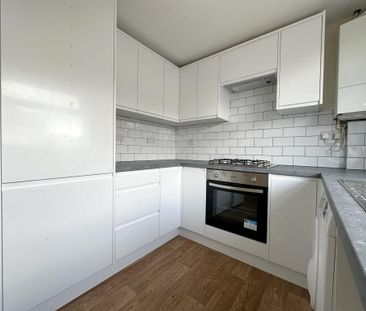2 bedroom end of terrace house to rent - Photo 6