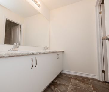 For Lease - 45 Tamworth Terrace, Barrie, Ontario - Photo 4