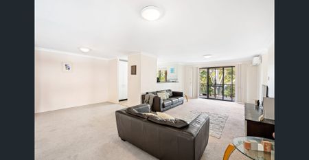 Private & Spacious Oversized Apartment - Photo 2